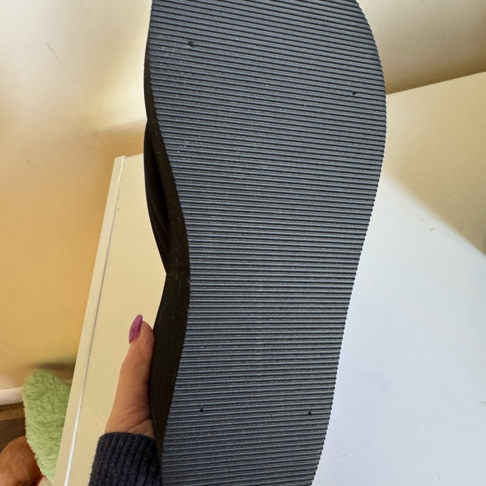 Chic Black Platform Flip-Flops - image 5